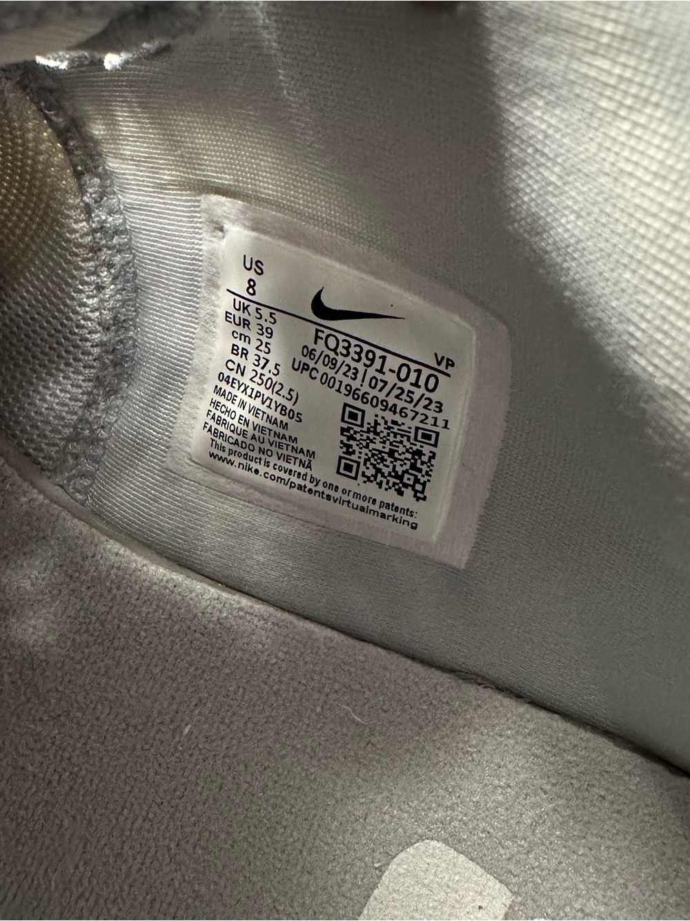 Nike Sabrina Basketball Shoe - Picture 9 of 9